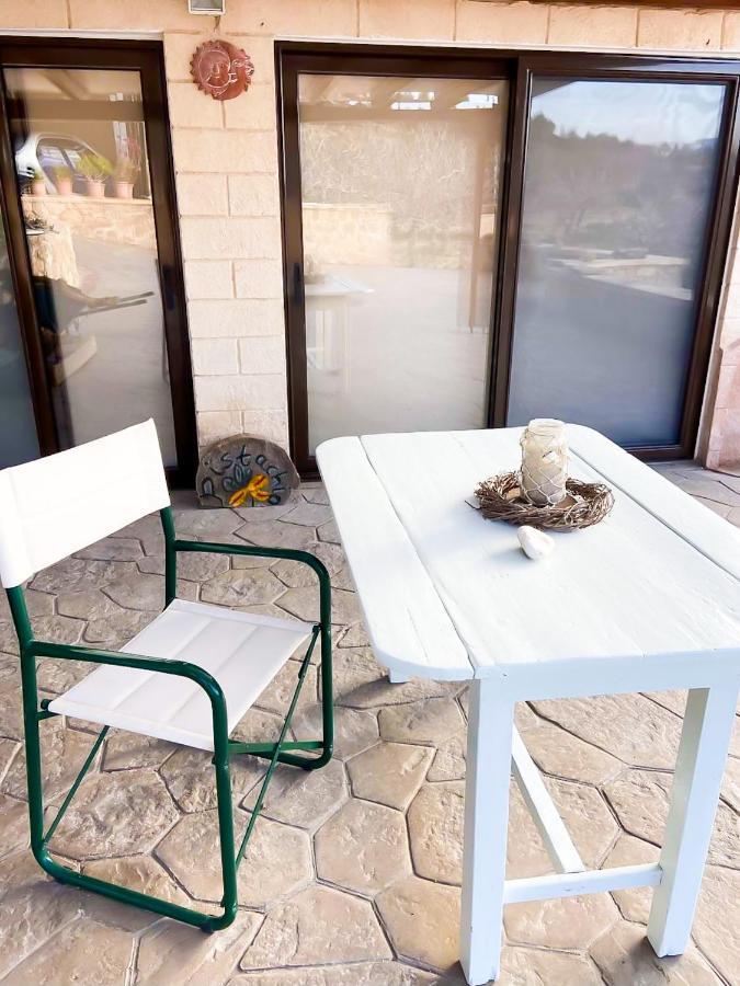 Pistachio Guesthouse, Παραδοσιακός Ξενώνας Vathí 외부 사진