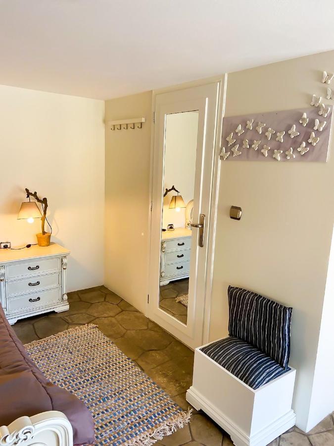 Pistachio Guesthouse, Παραδοσιακός Ξενώνας Vathí 외부 사진