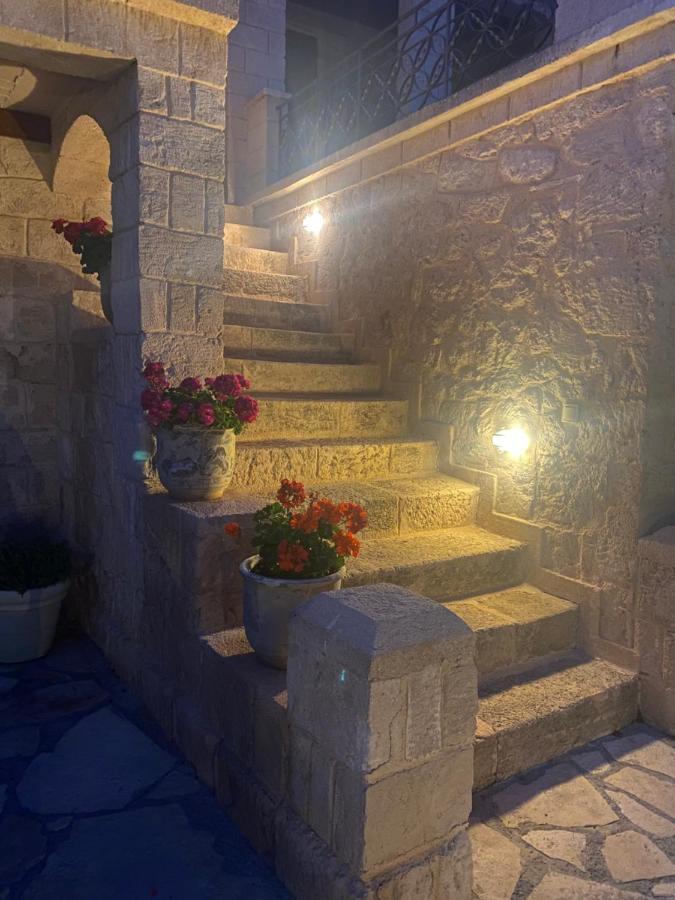 Pistachio Guesthouse, Παραδοσιακός Ξενώνας Vathí 외부 사진