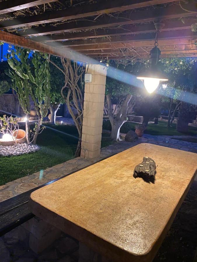 Pistachio Guesthouse, Παραδοσιακός Ξενώνας Vathí 외부 사진